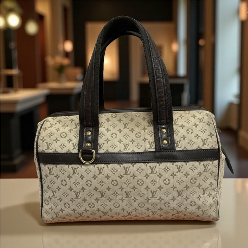 **SOLD**
Louis Vuitton Monogram
Mini Lin Josephine GM
